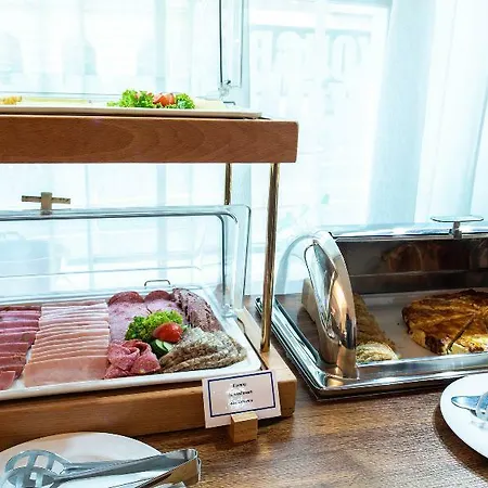 Ea Sonata Hotel 4*