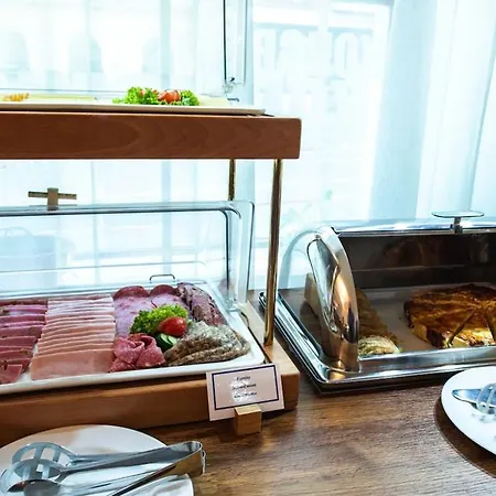 Ea Sonata Hotel 4*