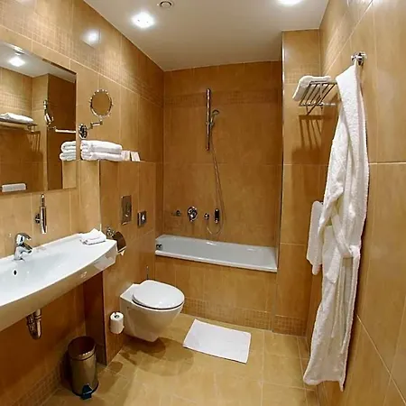 Hotel Ea Sonata 4*