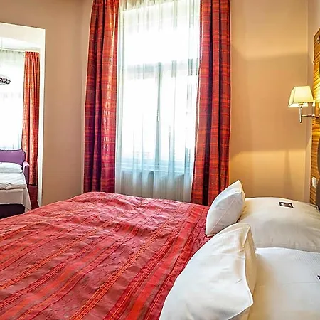 Hotel Ea Sonata 4*