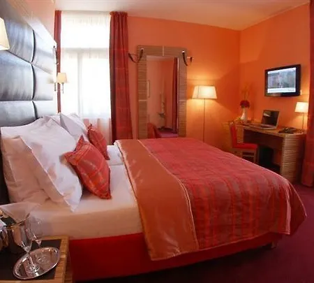 Hotel Ea Sonata 4*