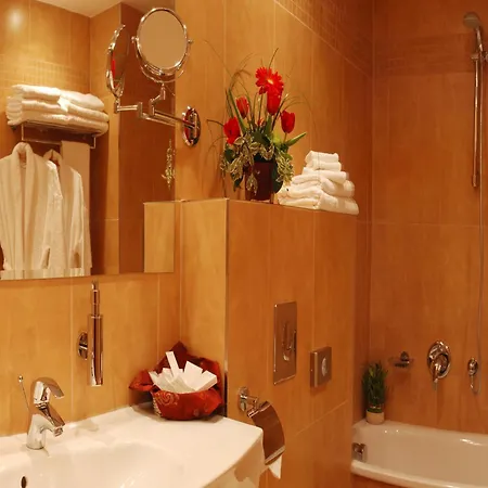 Ea Sonata Hotel 4*