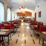 索纳塔ea酒店 4*