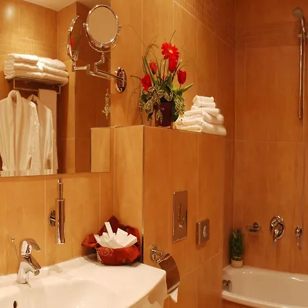 Ea Sonata Hotel 4*